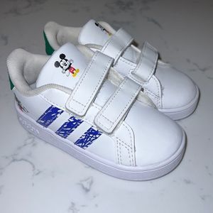 Adidas  Unisex-Child Grand Court Tennis Shoe